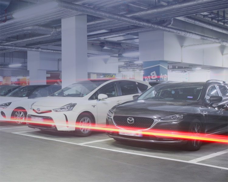 Parkerede biler i parkeringshus